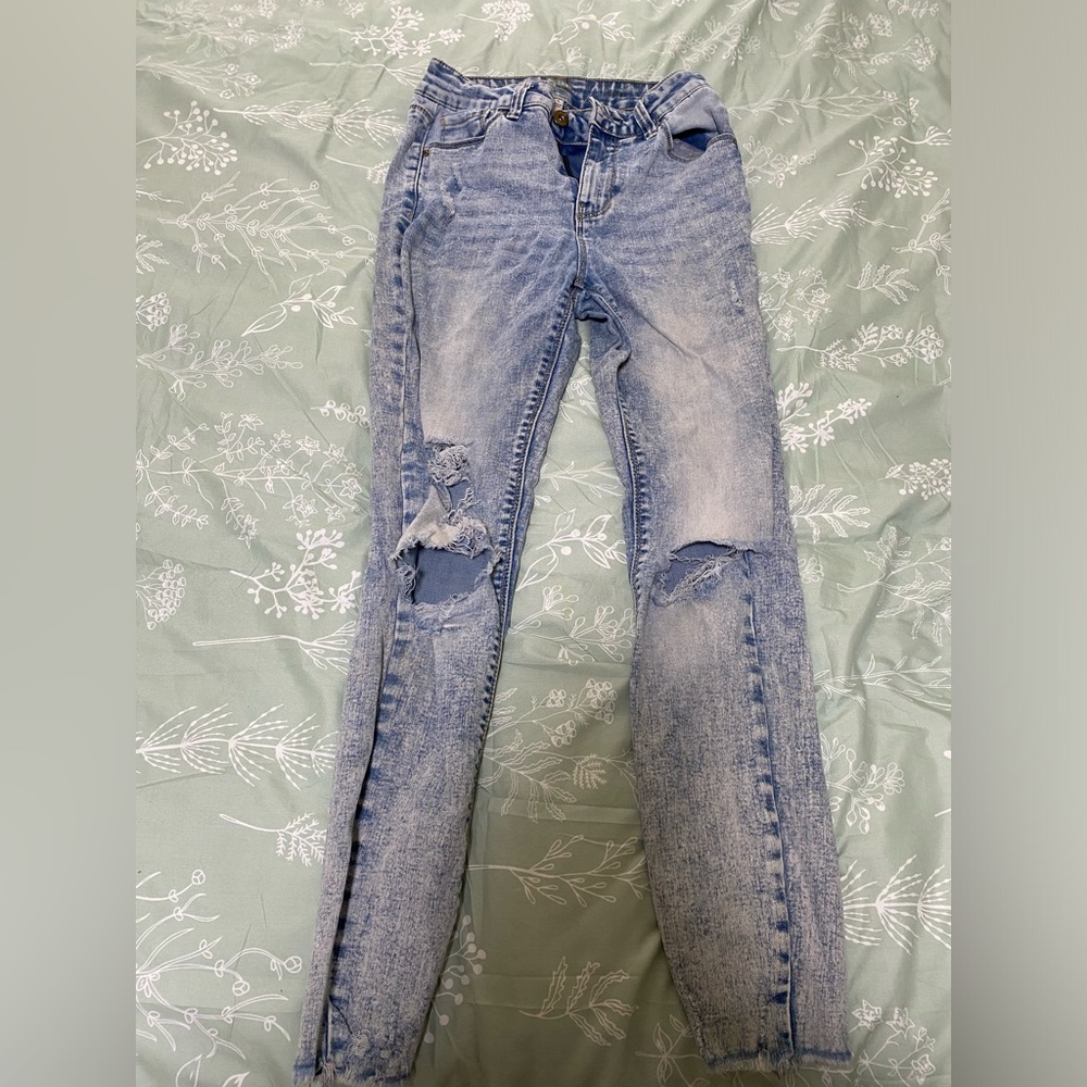 Light Wash Skinny Jeans with Rips